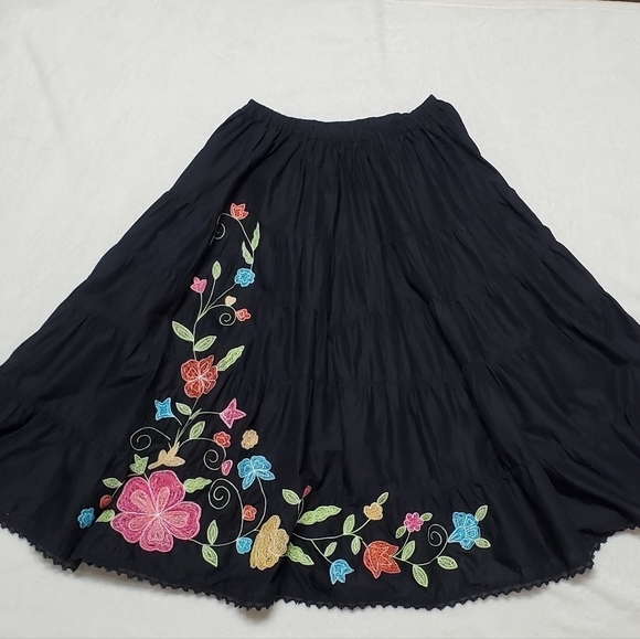 Vintage 90s-Y2K Tantrums Black Floral Embroidered Boho Gypsy Full Circle Skirt M - Picture 4 of 12